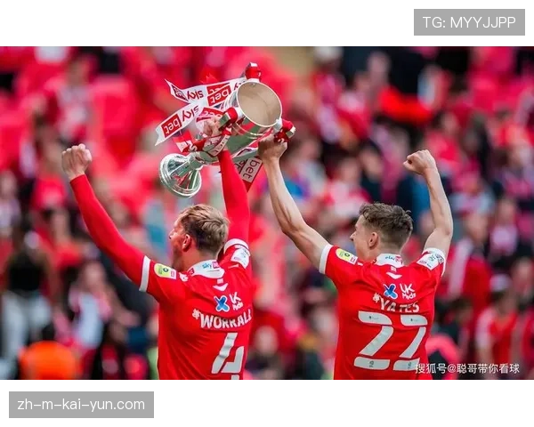 曼联起伏不定仍接近欧冠区 攻防表现缺乏稳定性 曼联起伏不定仍接近欧冠区 攻防表现缺乏稳定性